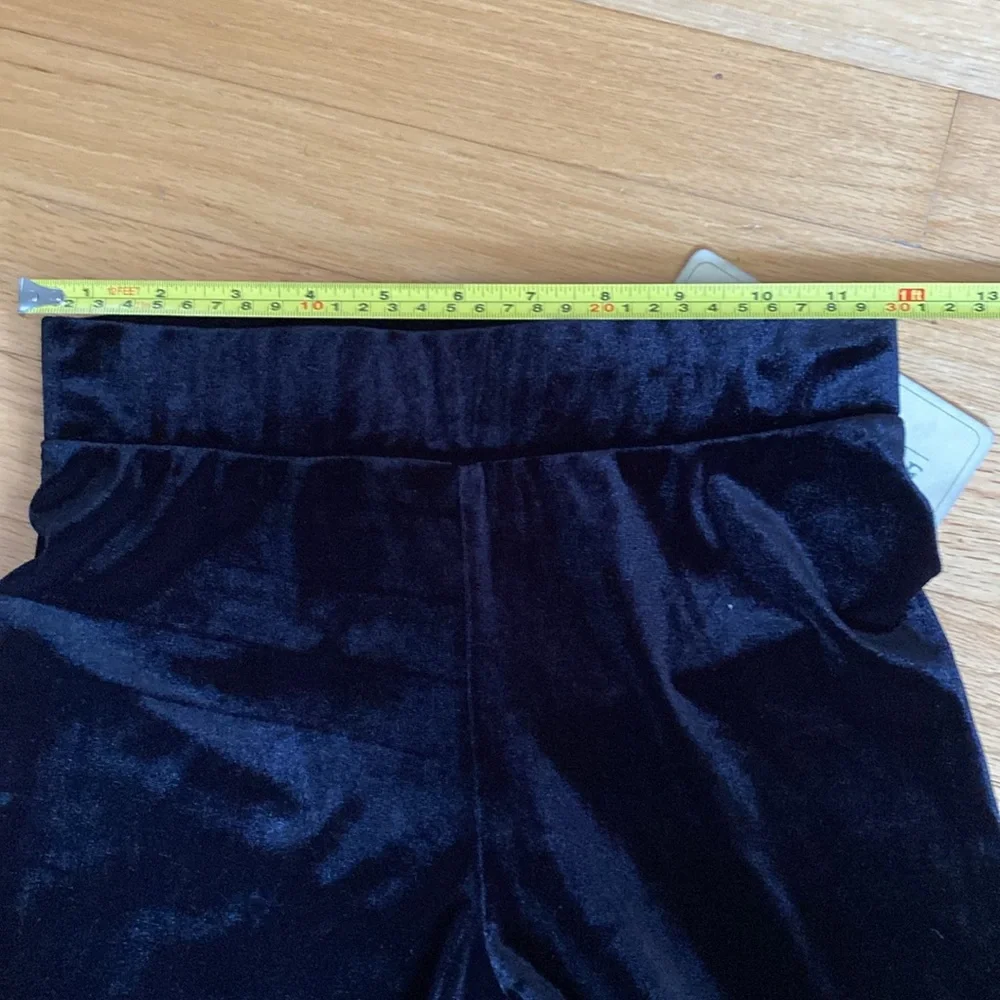NWT Black Velvet Leggings Size XS - Picture 8 of 8